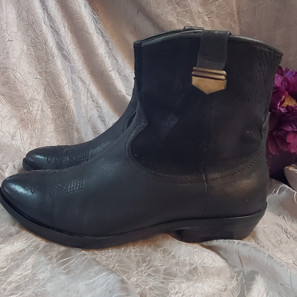 Kbr Italian Made Leather Ankle Boots Sz 6